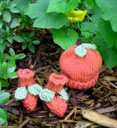 hand-knitted beanies-  Pumpkin Hat and Booties Set Pattern (Knit)